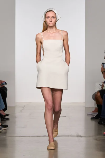 Look 1